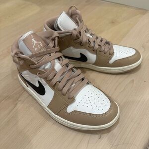 Air Jordan 1 Mid "Desert" sneakers